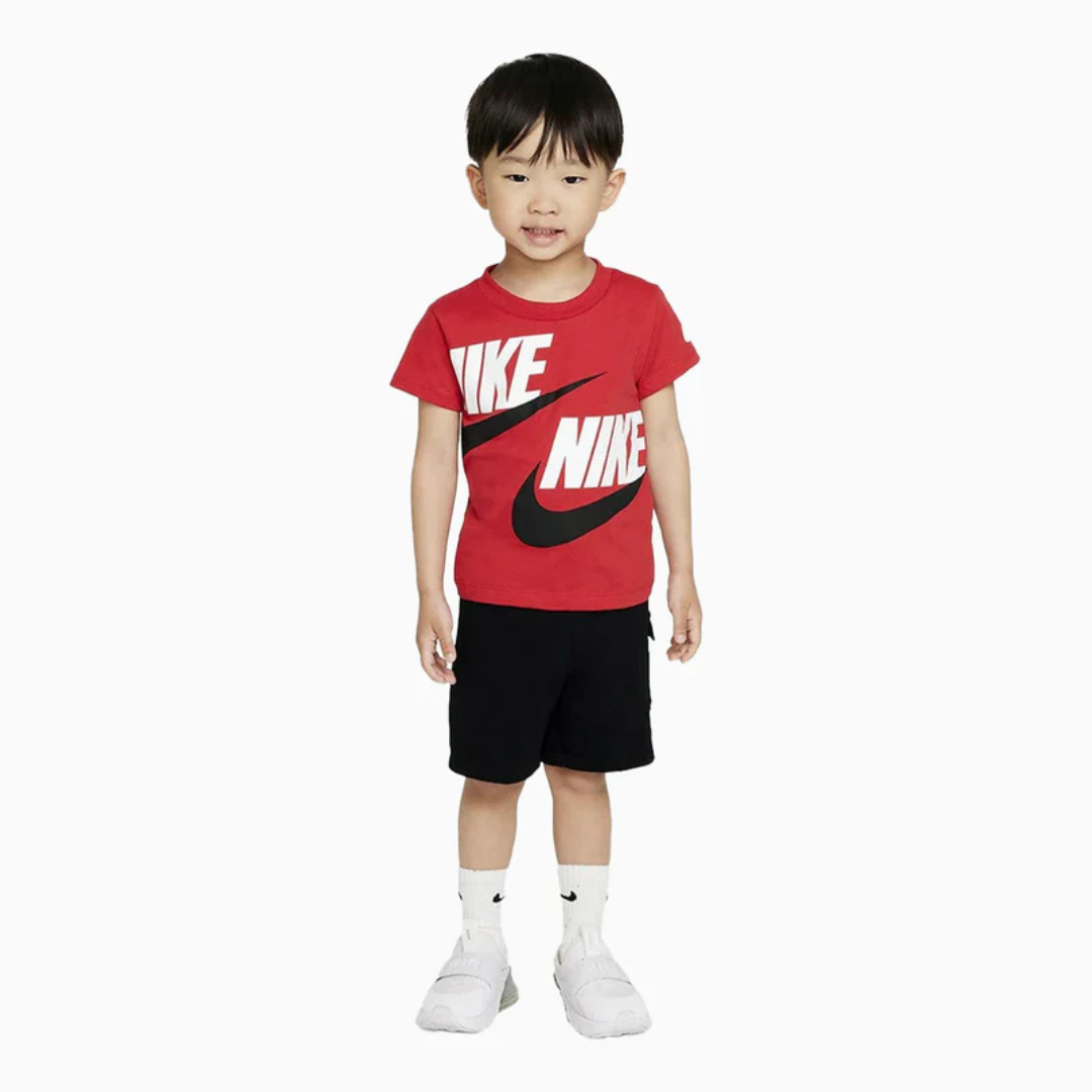 Completo Nike T-shirt & Cargo Short